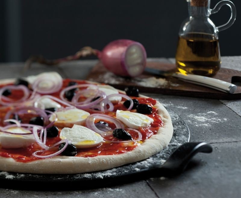 Emile Henry - Kamień do Pieczenia Pizzy Karbowany 37 cm Czerwony