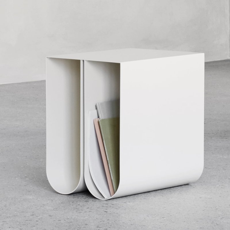 Kristina dam studio CURVED Stalowy Stolik Pomocniczy - Boczny / Beżowy
