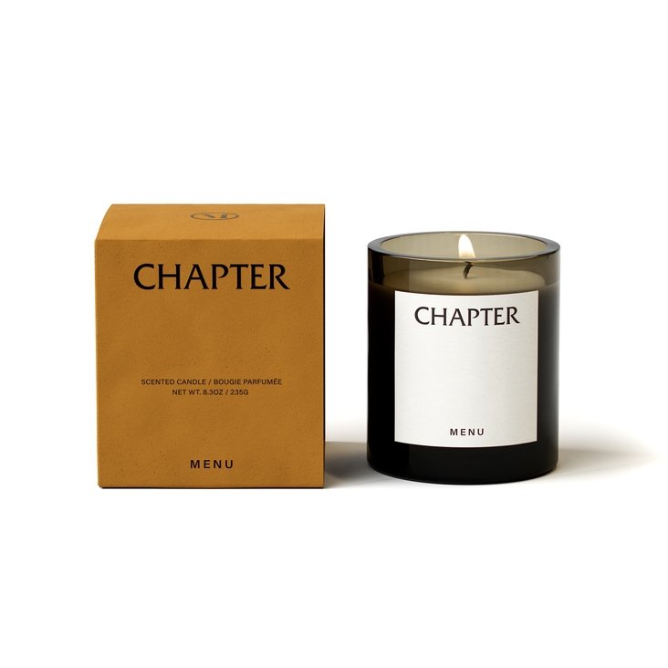 Audo Copenhagen OLFACTE Świeca Zapachowa Sojowa 235 g / Chapter (Skórka Cytrynowa, Paczula &amp; Kardamon)