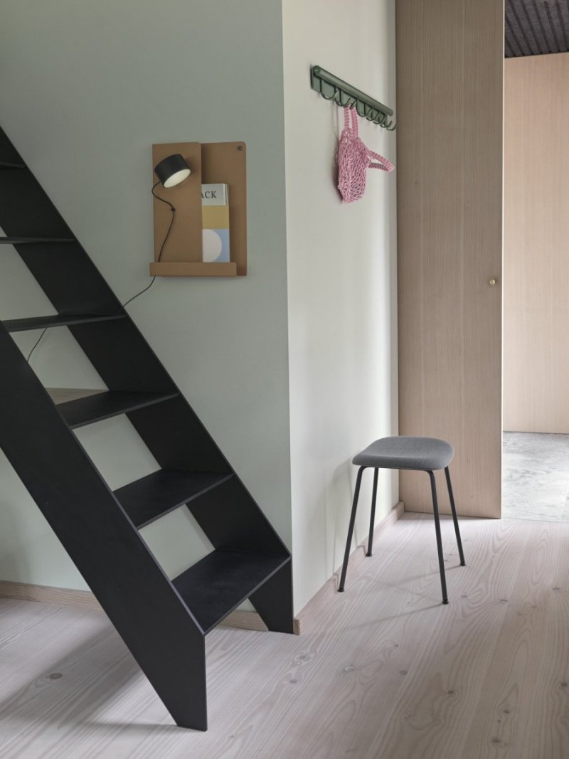 Muuto COIL Listwa - Wieszak Ścienny na Ubrania 60 cm Ciemnozielony