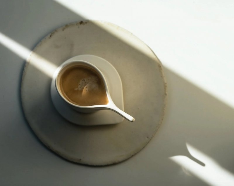 kyuka CUP Porcelanowa Filiżanka ze Spodkiem do Kawy 175 ml / Biała