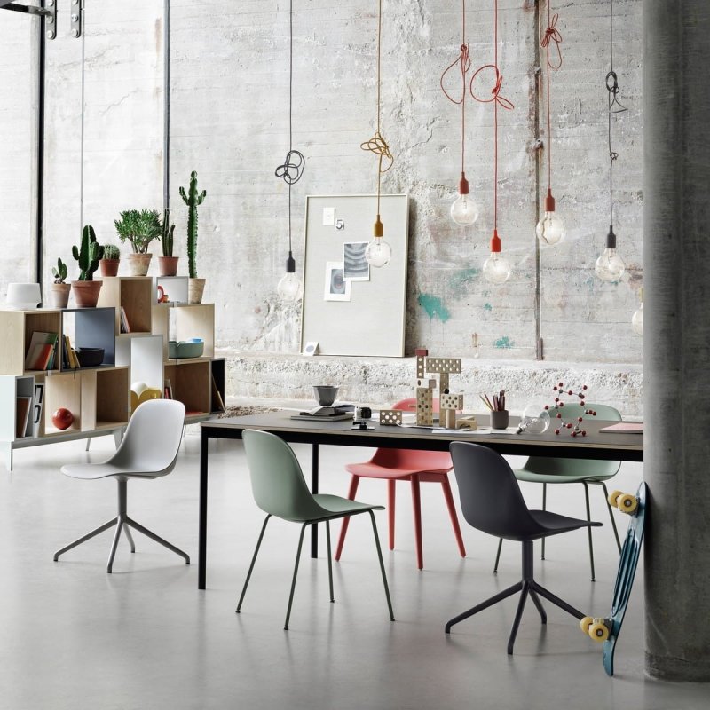 Muuto FIBER SIDE Krzesło z Drewnianą Ramą - Szare Tapicerowane (Remix 133)
