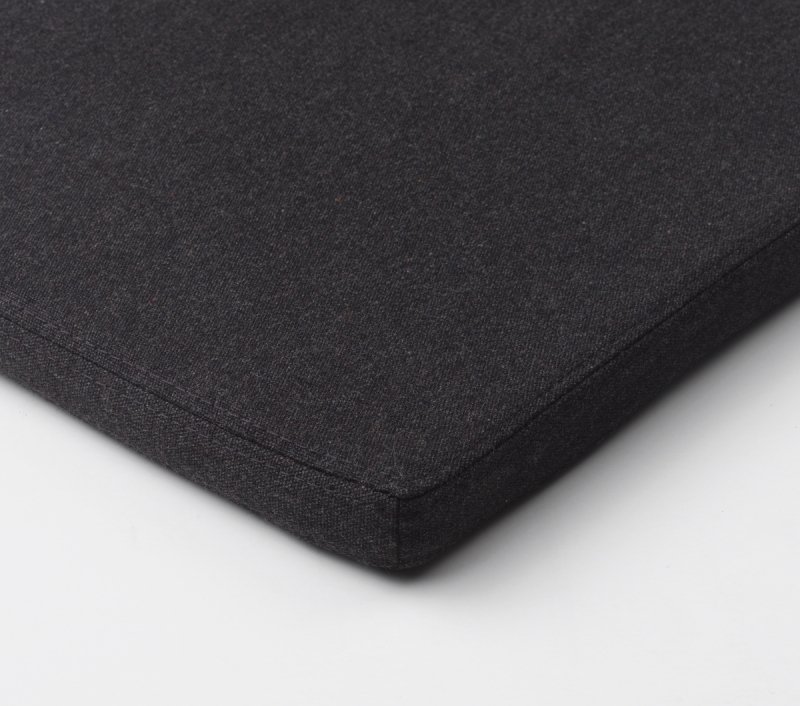 Kristina dam studio BAUHAUS Poduszka na Krzesło / Czarna