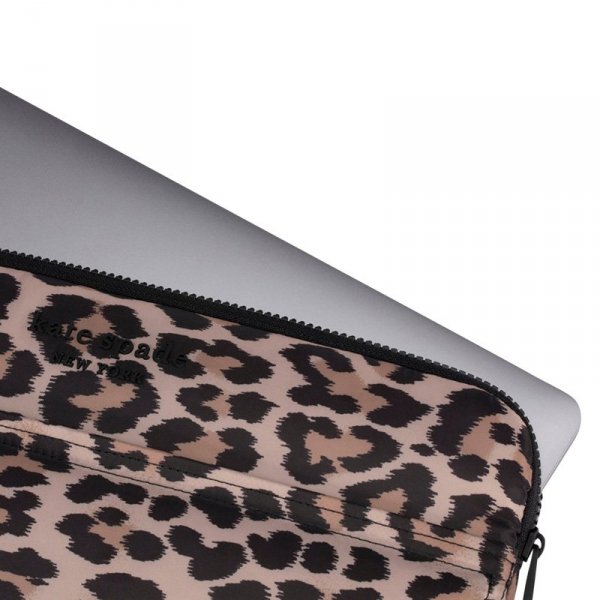 Kate Spade New York Puffer Sleeve - Pokrowiec MacBook Pro 14&quot; / Notebook 14&quot; (Classic Leopard)