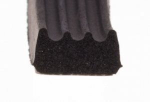Uszczelka samoprzylepna czarna 15x8 (SD-84) 50m