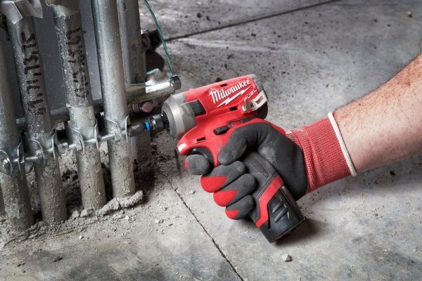M12 FQID-202X ZAKRĘTARKA UDAROWA AKU mini cicha Milwaukee