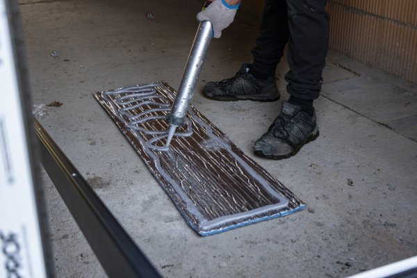 POWER FIX Polimer Hybrydowy klej do belek podwalin BIAŁY masa uszczelniająca Blaugelb Meesenburg montaż okien w ociepleniu triotherm