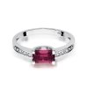Pierścionek złoty 585 z brylantami 0,03ct rubinem 0,80ct W-105
