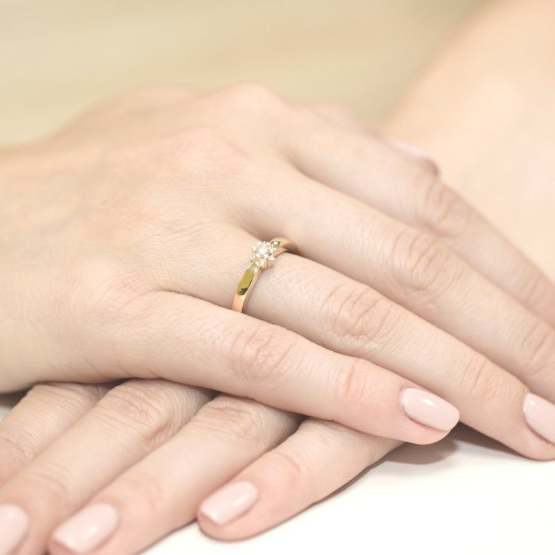 Pierścionek złoty 585 z brylantem 0,15ct zaręczynowy W-61