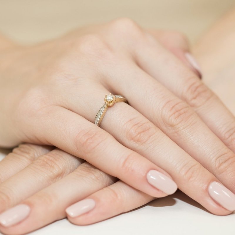Pierścionek złoty 585 z brylantami 0,30ct W-202 zaręczynowy
