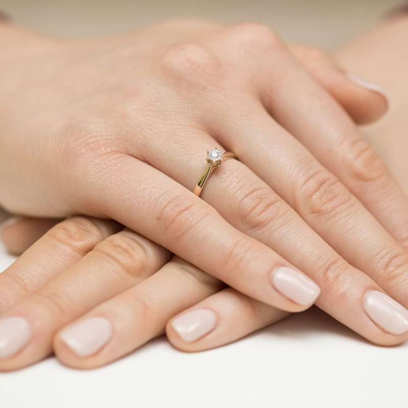 Pierścionek złoty 585 z brylantem 0,05ct zaręczynowy W-426