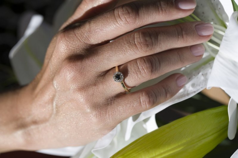 Pierścionek złoty 585 z czarnym brylantem 0,6ct BC-022