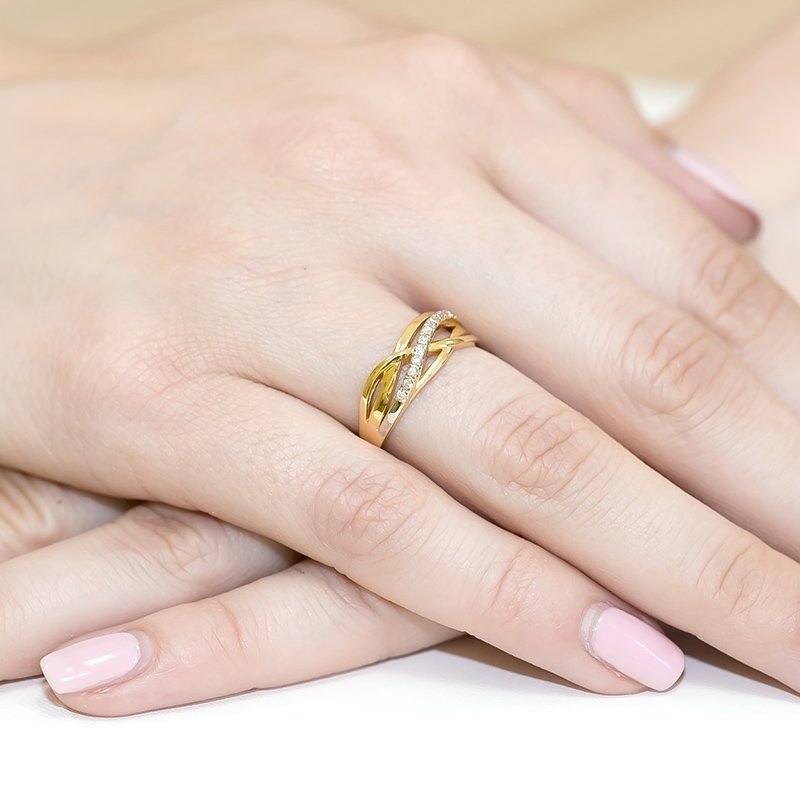 Pierścionek złoty 585 z brylantami 0,10ct obrączka W-157