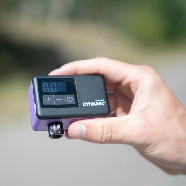 Elektryczna pompka Dynamic Turblo — do 8 bar / 116 psi, akumulator 500 mAh
