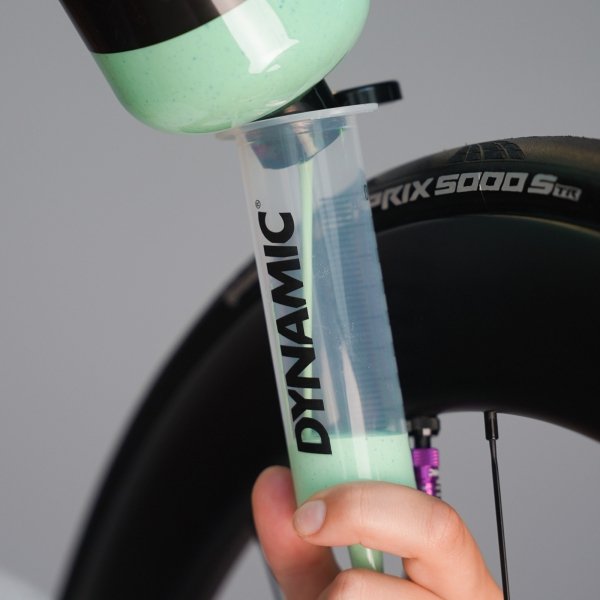 Wtryskiwacz do uszczelniacza Dynamic Hector the Injector 100 ml — precyzyjna aplikacja do opon tubeless