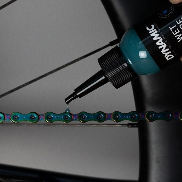 Smar do łańcucha na mokre warunki Dynamic Wet Lube 100 ml 