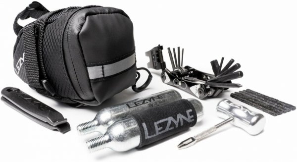 Torba podsiodłowa Lezyne M-Caddy Tubeless Kit (Loaded) — czarna, 0,5 l
