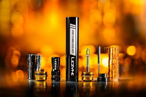 Zestaw naprawczy Lezyne Pro Tubeless Kit Loaded — czarny