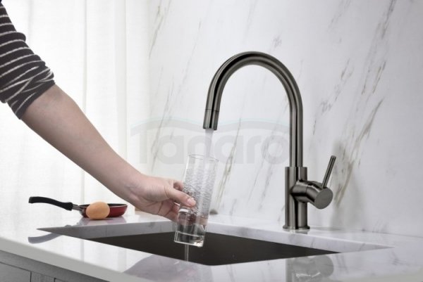 BLUE WATER BATERIA KUCHENNA Z WYCIĄGANĄ WYLEWKĄ Plaza- grafit gun metalic