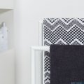 Sealskin Tube wieszak na ręcznik dwuramienny wolnostojący biały 362383210