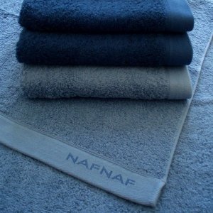 Ręcznik NAF NAF - Casual - niebieski