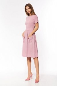 Różowa wiskozowa sukienka bez pleców - S203