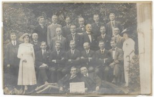 [OGRODNICTWO - wycieczka do Drezna Polskiego Towarzystwa Ogrodniczego Flora - fotografia zbiorowa]. [1913]
