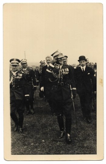 [WOJSKO Polskie - marszałek Edward Śmigły-Rydz podczas uroczystości na Błoniach z okazji XIV Zjazdu Legionistów w Krakowie - fotografia sytuacyjna].