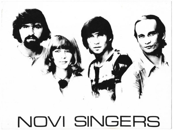 [NOVI Singers, fotografia]. Zdjęcie grupy wokalnej Novi Singers wykonane przez Mariana Saneckiego.