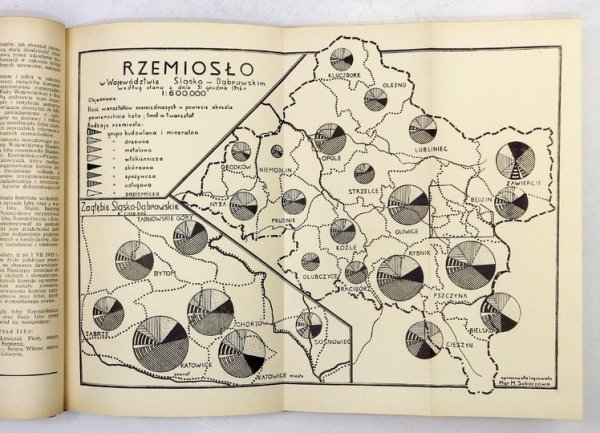 KSIĘGA pamiątkowa rzemiosła wydana z okazji 25-lecia istnienia Izby Rzemieśniczej w Katowicach.