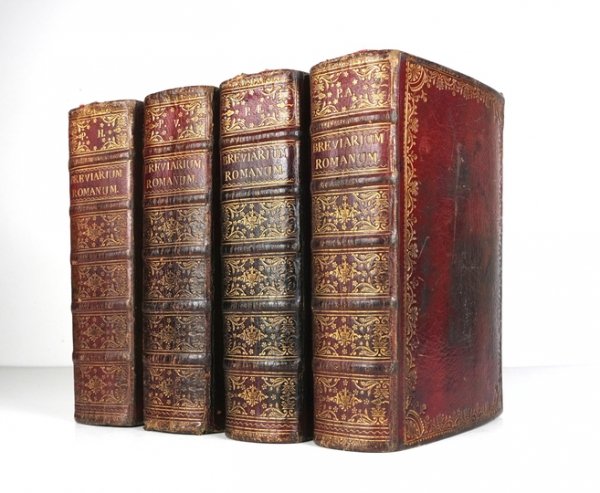 BREVIARIUM Romanum Ex decreto Sacro-Sancti Concilii Tridentini restitutum. S. PII V. Pontificis Maximi Jussu editum, Clementis VIII [...] Urbani PP. VIII. Auctoritate recognitum. In quo omnia fuis locis ad longum profita funt, pro majori recitantium commo