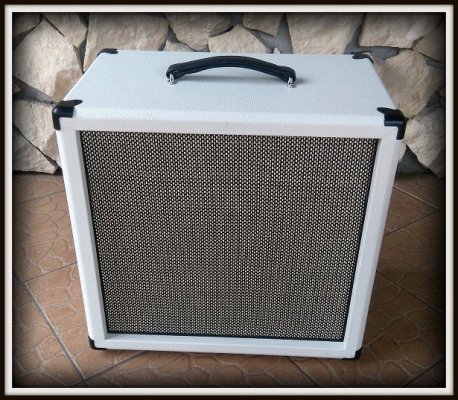 Kolumna gitarowa 1x12&quot;  ELEGANCE BLACK&amp;WHITE V30