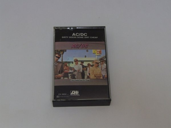 AC/DC - Dirty Deeds Done Dirt Cheap (MC)