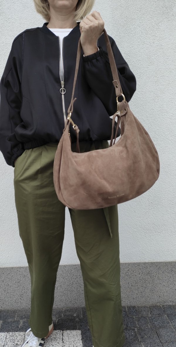 Laura Biaggi beżowy zamszowy worek torebka Mocha Mousse