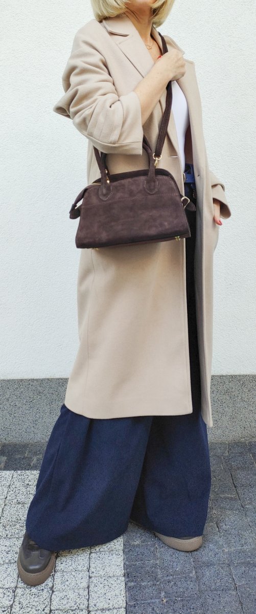 Mini zamszowy czekoladowy kuferek Vera Pelle