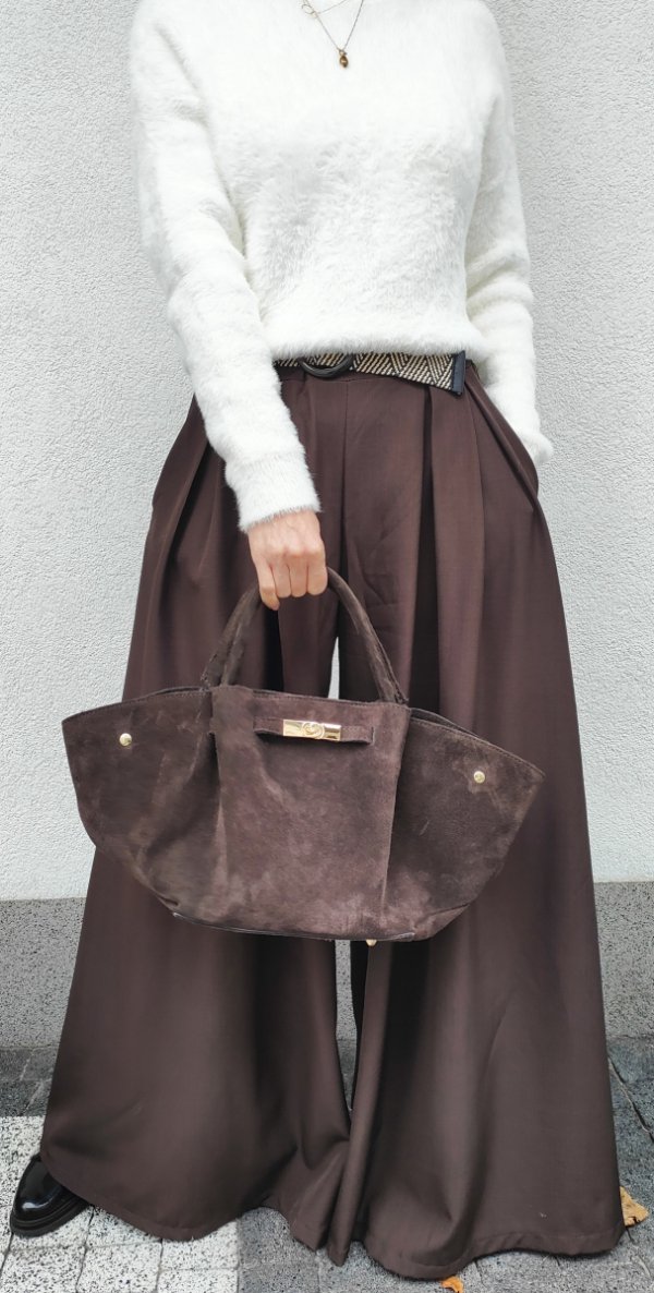 Trapezowa czekoladowa torebka kuferek naturalny zamsz Laura Biaggi