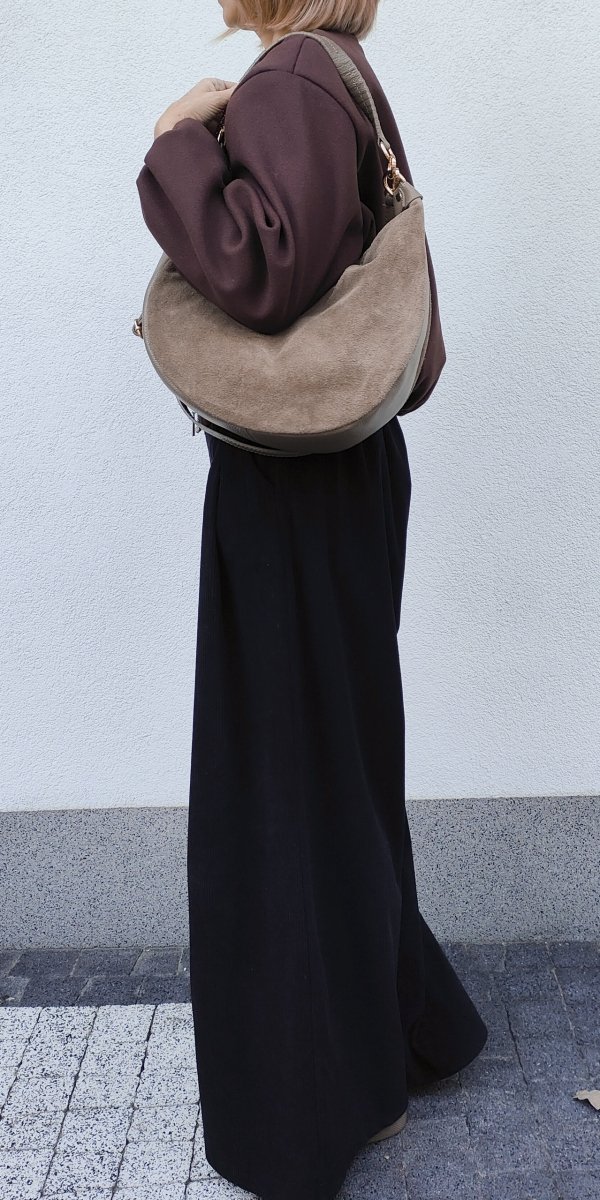 Beżowa taupe zamszowa listonoszka worek skóra naturalna