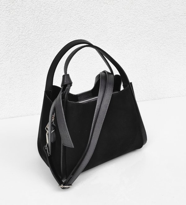 Zamszowy czarny kuferek Vera Pelle