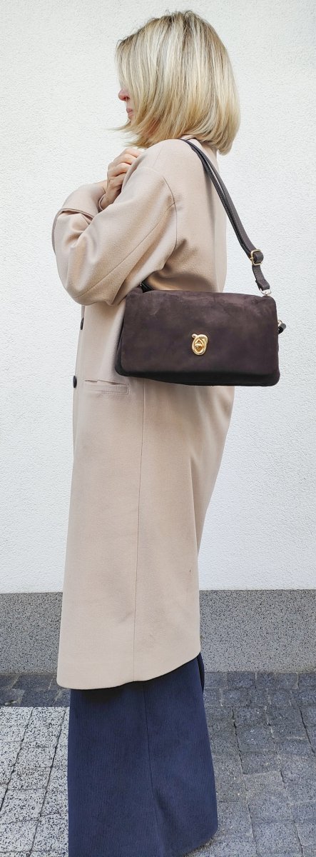 Modna zamszowa czekoladowa listonoszka Vera Pelle