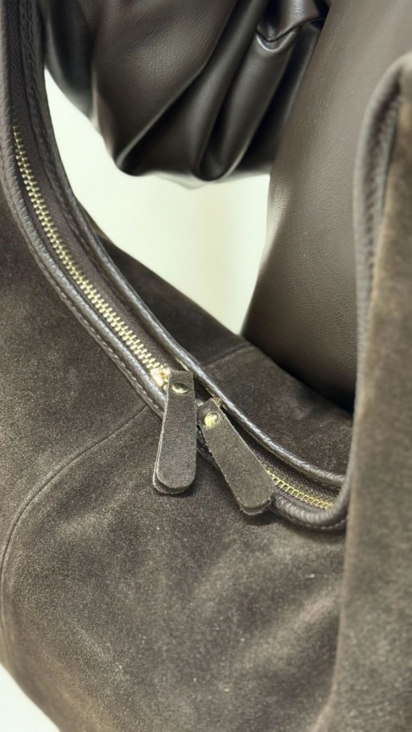 Zamszowy czekoladowy worek skóra naturalna Laura Biaggi