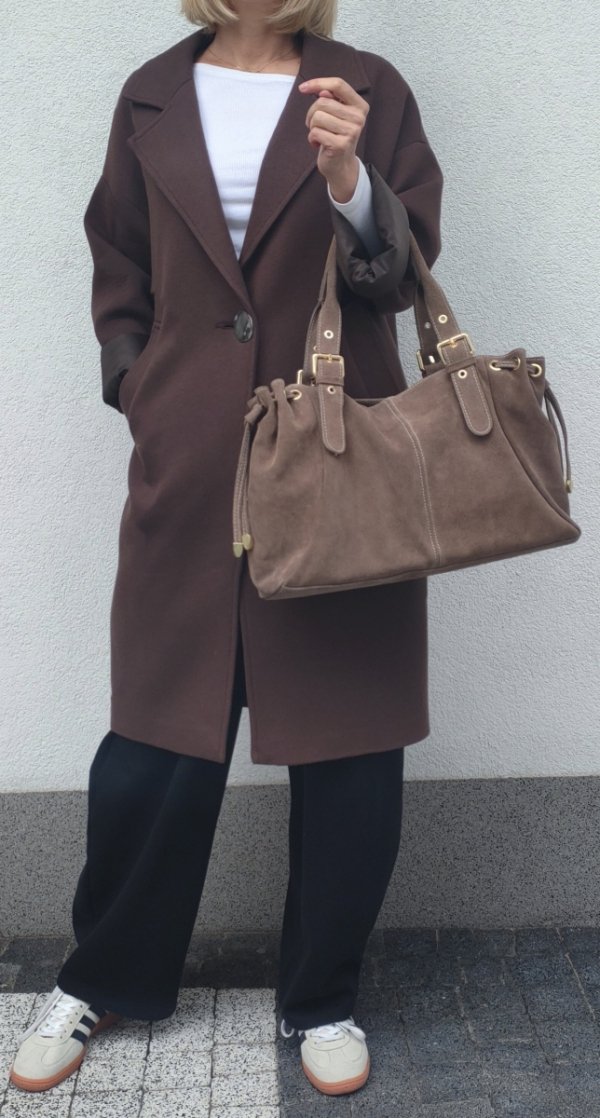 Zamszowa torebka z troczkiem skóra naturalna Vera Pelle taupe