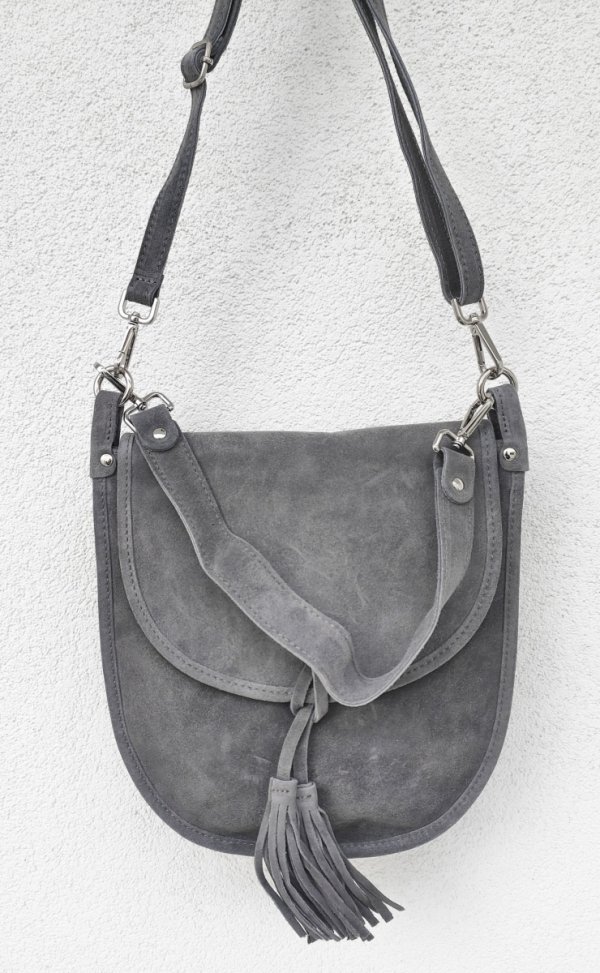 Zamszowa listonoszka torebka szara z frędzlem vera pelle