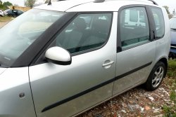 Szyba drzwi przód lewa Skoda Roomster 5J 2007 (2006-2010) 