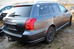 Szyba drzwi tył prawa Toyota Avensis T25 Lift 2008 Kombi