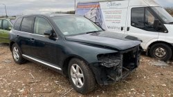 Błotnik przód prawy VW Touareg 7L 2005 