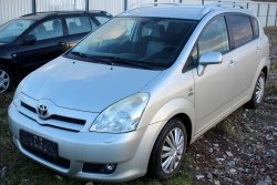Błotnik przód lewy Toyota Corolla Verso 2007 (2004-2007) Minivan (kod lakieru: 1C0) 