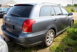 Drzwi tył prawe Toyota Avensis T25 2005 2.2D-CAT 2AD-FHV Kombi