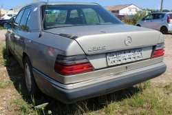 Zderzak tył Mercedes W124 1989 Sedan (kod lakieru: 702)