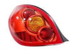 _Lampa tył lewa Nissan Almera N16 2003-2006 Hatchback