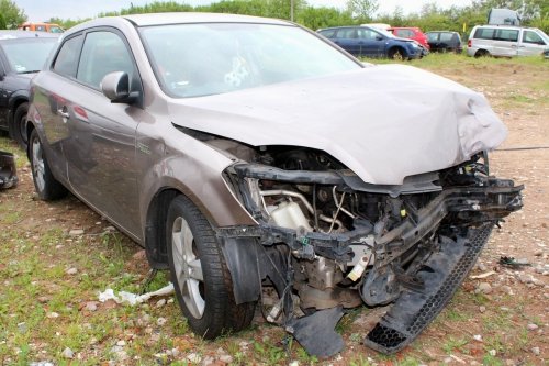 Kia Ceed I ED 2009 1.6i G4FC Hatchback 3-drzwi [A]